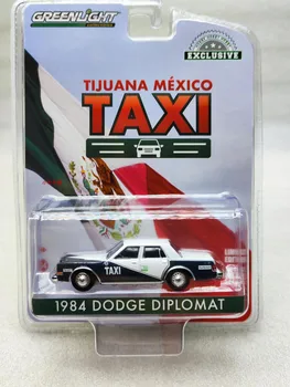 1:64 1984 Dodge Diplomat taxi, Литая под давлением модель автомобиля из металлического сплава, игрушки для подарочной коллекции