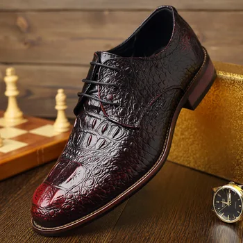 Новая Мужская черная кожаная обувь на шнуровке в деловом стиле в британском стиле с узором 